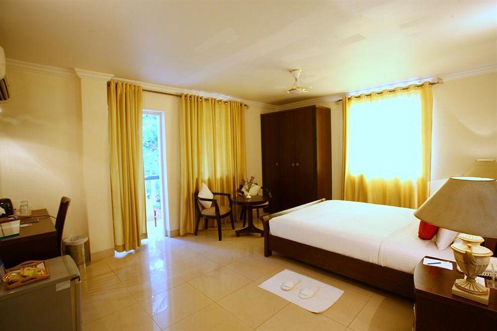 Mapple Viva Goa Resort กาลังกูติ ภายนอก รูปภาพ